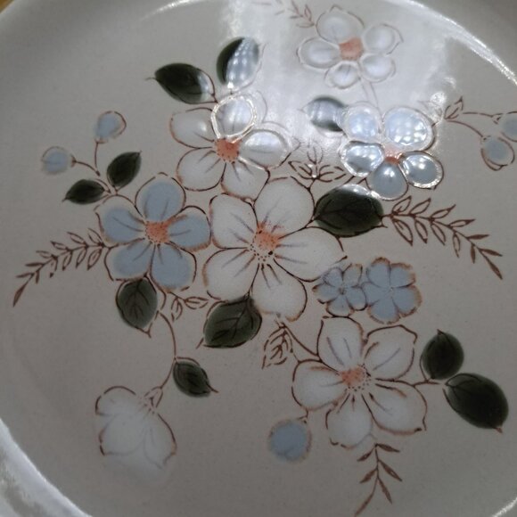 Kingsbury Stoneware Collection Autumn Flowers Hand Painted Plate - Picture 5 of 9